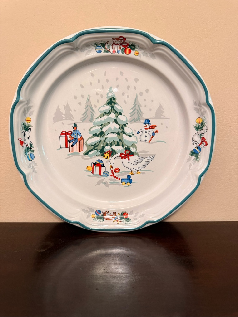 Set of 4 International China Country Christmas Goose 7 1/2 inch Salad Plates